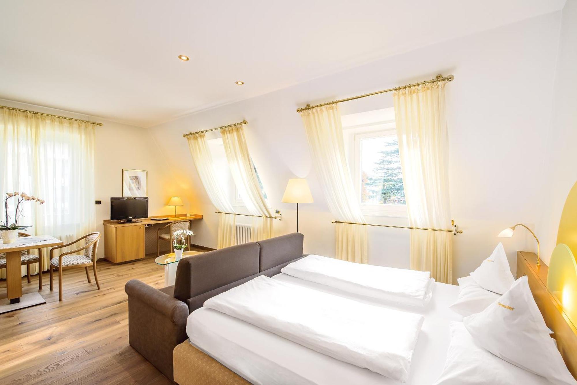 Hotel Sonnenhof Merano Exterior photo
